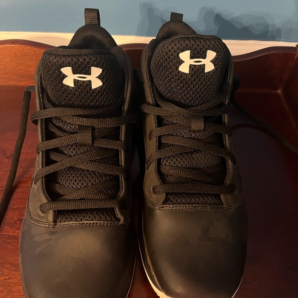 Black sneakers-